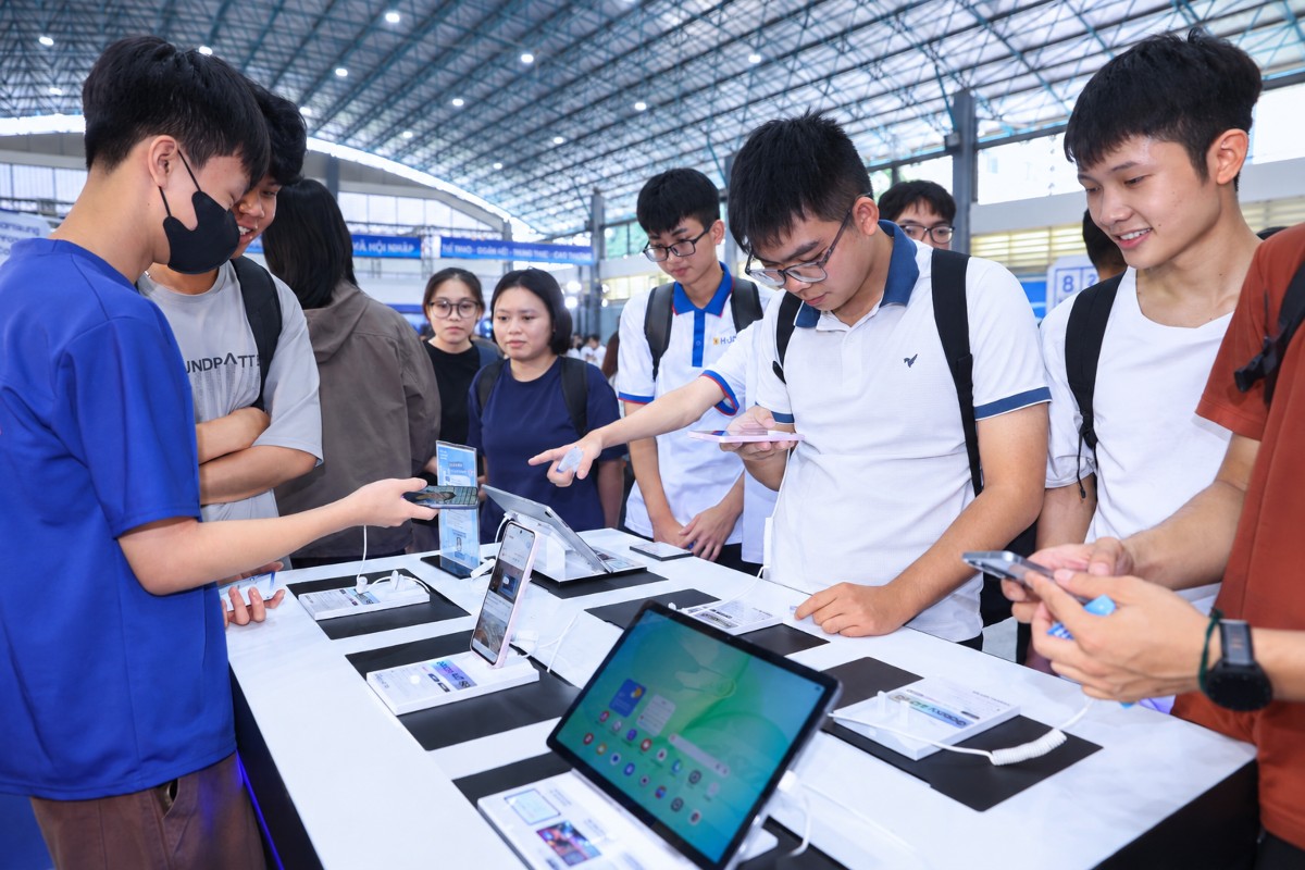 Samsung tổ chức ngày hội công nghệ cho hơn 1.000 sinh viên Hà Nội